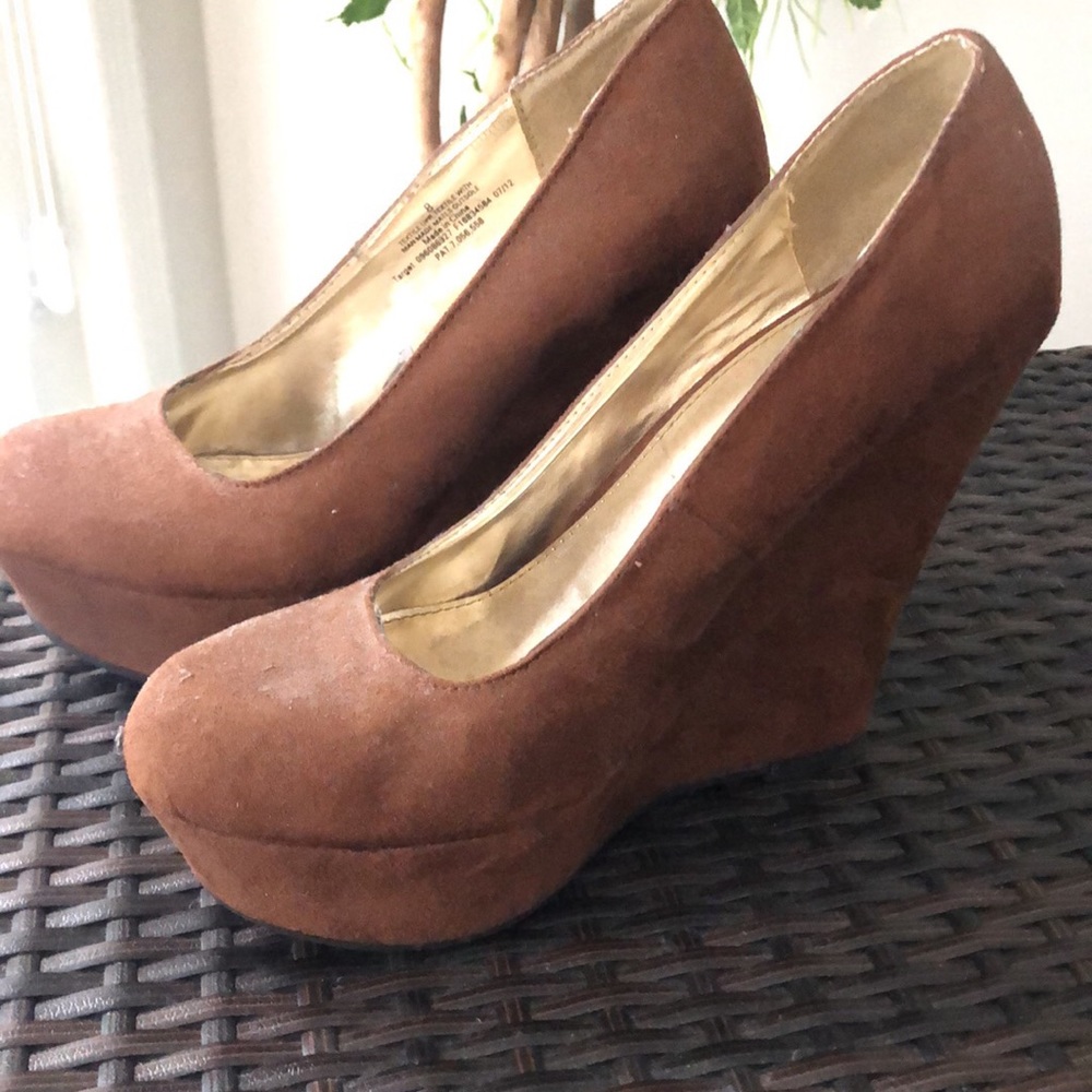 Wedge heels